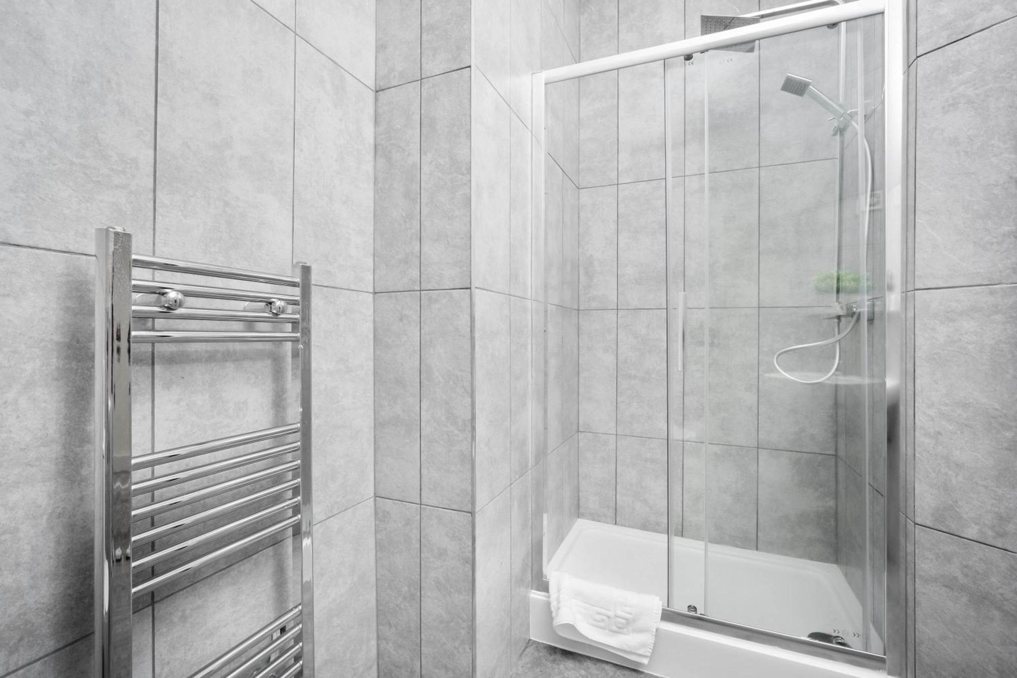 Stylish Apartment - Free Wifi & Netflix - On Street Parking - Double Bed - 49Ag Rowley Regis Ngoại thất bức ảnh